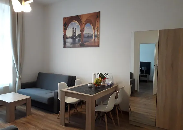 Old Town Apartments - B19